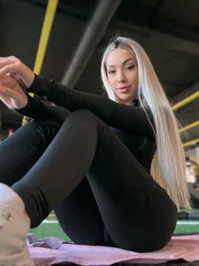 Angel-Barbie Public Pic 6