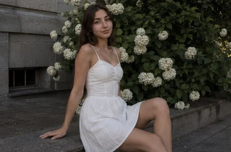 JackieWebb evening walk through the city center🥰 slika 4