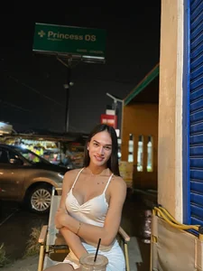 Miss_Holly_WolfのPublicの枚の写真