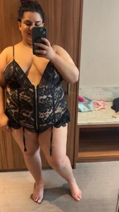 CurvySubLeah Full body Gambar 2