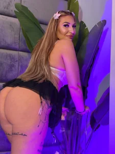 Public od Grace_Quinn  2 snímek