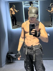 SamFury Public Pic 6