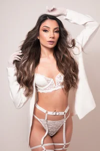 AmyArmstrong ♥ W H I T E ♥ Pic 2