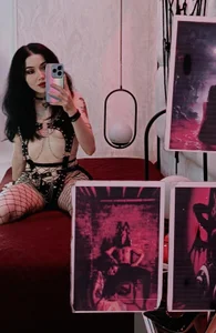 I invite you to play with my delicious body and burning pussy 😈💦 de alixxon1  5 photos