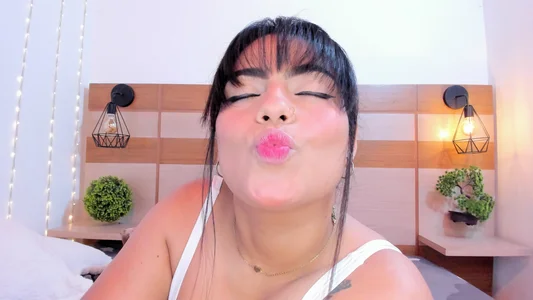 kiana_cream Have a day as nice as me lol Pic