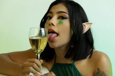 AndreaVelasco 🍀 Luck is in every corner, in each toast and in each smile🍀 Pic 9