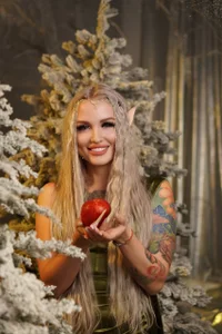 KateMonroeのHappy New Year from the elfの 5枚の写真