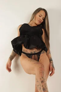 vinique99: Das kleine schwarze 🖤 ( 3 фото)