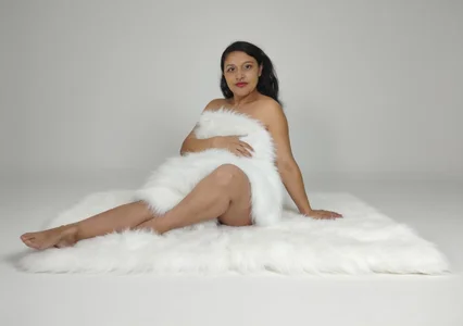 shantal_rosse1 Smooth, sweet, and tempting. 🤍 Billede 2