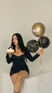 🥂 Cheers to Me od AshleyJhonson  5 snímek