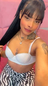 EmmaEbony_ I know exactly what you’re thinking… and I love it 😏🔥” Pic 5