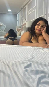 CurvyLatinGoddess Public Foto 8