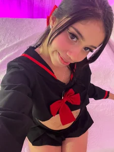 SammyJhuls Small and eager pussy 🌸 Pic 2