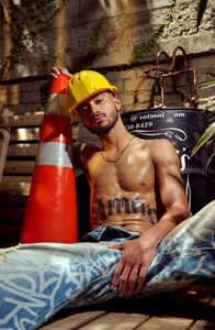 alexis_stonne constructora sexy 🥵💖 Pic 2