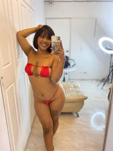 lilly_jackson ICY Immagine  2