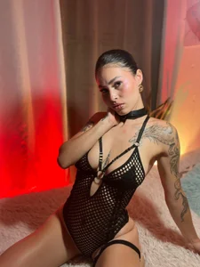 carolinerousev 🔥 Bilde