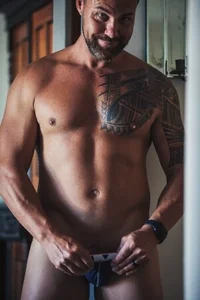 LukeLouHarveyのSexy Lukeの 5枚の写真