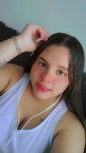 brunnette_hot Foxy charm 😈 with sultry vibes 🫦💄 Pic 8