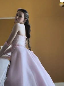 RoxyPaustian Public Hình 4