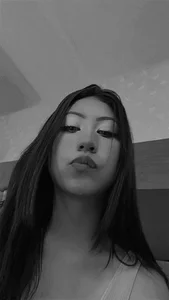 I_am_tori B&W Foto 3