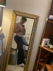 NoahGreen Public Pic 5