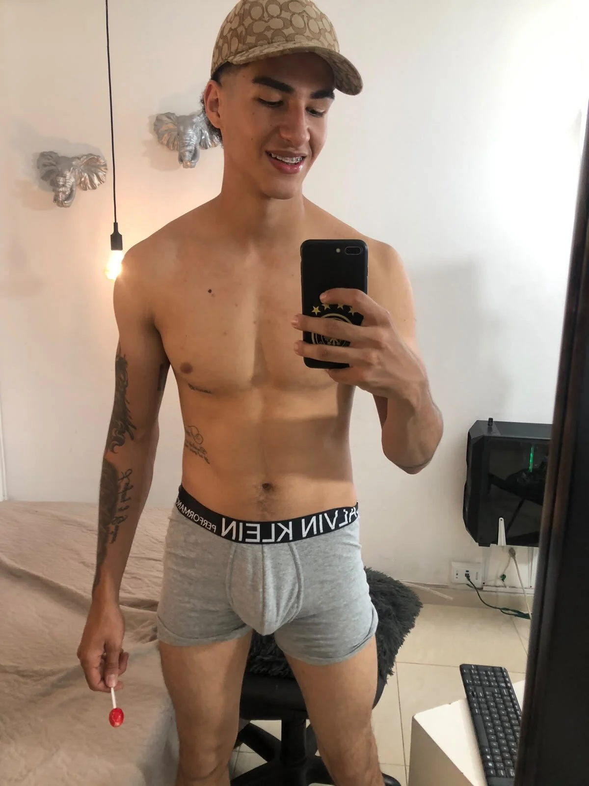 Трендове зображення  2878 Goldendesirexx__