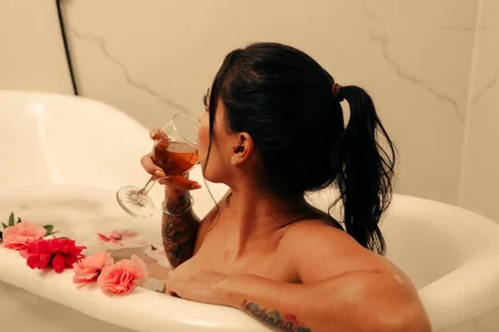 ValerieSoto sexybathroom 😈❤️ Pic 5