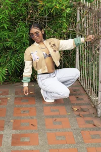 SkylerBloomm girl and city Foto 3