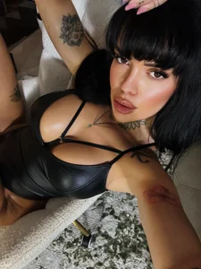 AlexandraCalypso kullanıcısının Waiting For You In the Living Room albümü -  fotoğraf