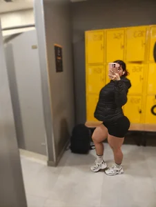 Zdjęcia kyliejenner_hot passion exercise hobbies♥️💪🏻🦿:  9