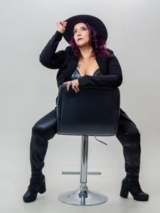 BiirdyDavis: Red ( 2 фото)