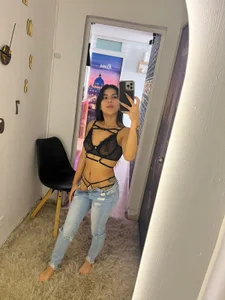 little_sophie18 You help me ? 🍑 Foto 4