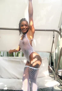 kiaratentation kullanıcısının WHITE AND HIGH HEEL TO ENJOY!! 😏 albümü -  5 fotoğraf