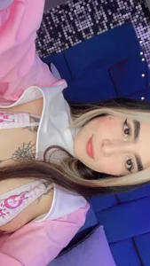 elodie_walker Rabbit 🥕🐰✨🌸 Bilde 3