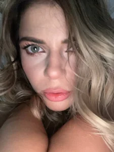 DesiredMia_ Public Bilde 5