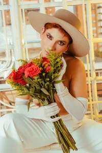 Alice_Barry Public Pic 5