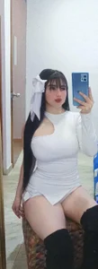 Valeria_restrepo Which of these outfits is your favorite? I await your message... Immagine  3