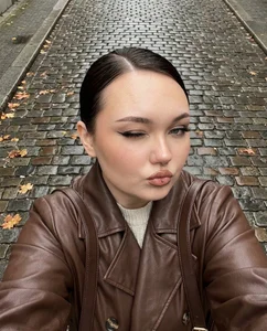 Niki_Glow 🔥 Can’t Look Away Foto 3