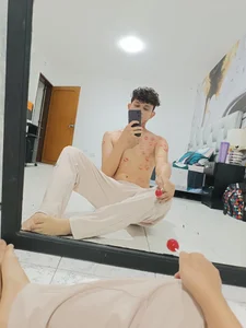 Nathan_Bluee Getting ready for Valentine's Day 사진