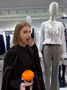 Kiki_Stacy Lets take a shopping walk together ? :3 รูป  2