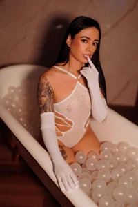 avril_smith I love white one of my favorite colors صورة واحدة|avril_smith I love white one of my favorite colors صورتان|avril_smith I love white one of my favorite colors  صور|avril_smith I love white one of my favorite colors  صورة