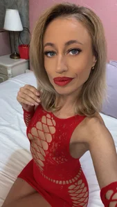 Red Ridding Hood 🔥🎀 od DeliaMArlow  7 snímek