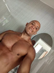 djmorenoo Me  3টি ছবি