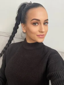 Lorina_Candy Public Pic 3