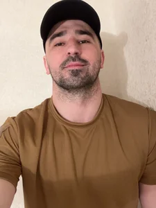 Hard__to__resist Vadim Poză 2