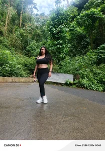 Maturealiciaray sensual en los senos Immagine  4