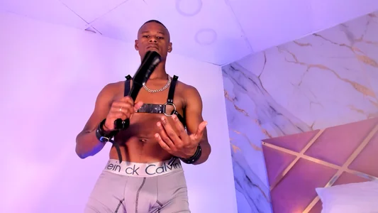 passion_black MASTER Pic 6