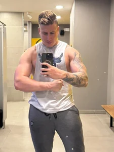 GYM de AlexHarrington  3 Imagens