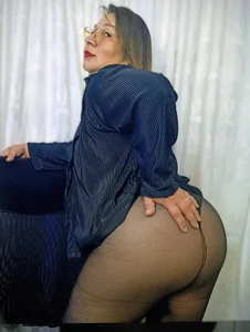 MaylinRosse_ Sexy secretary who “accidentally” shows you too much slika 5