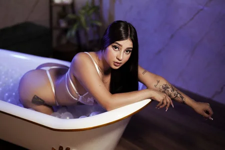 amelie_jhons IN THE SHOWER 💗💗💗 Pic 3